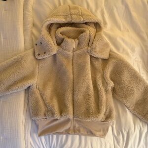 Alo Yoga Foxy Sherpa Jacket in Ivory
